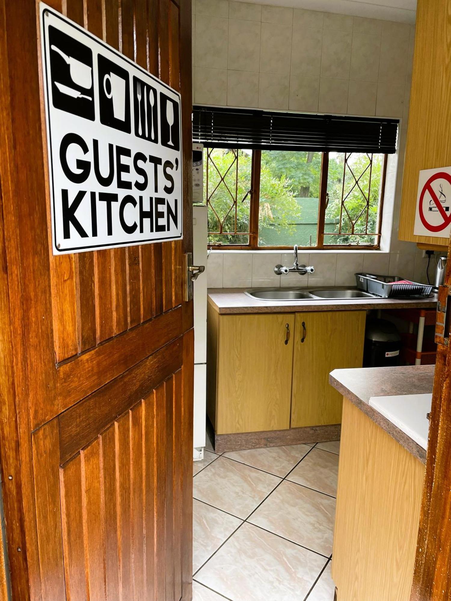 Celtis Lane Guest House Boksburg Bagian luar foto