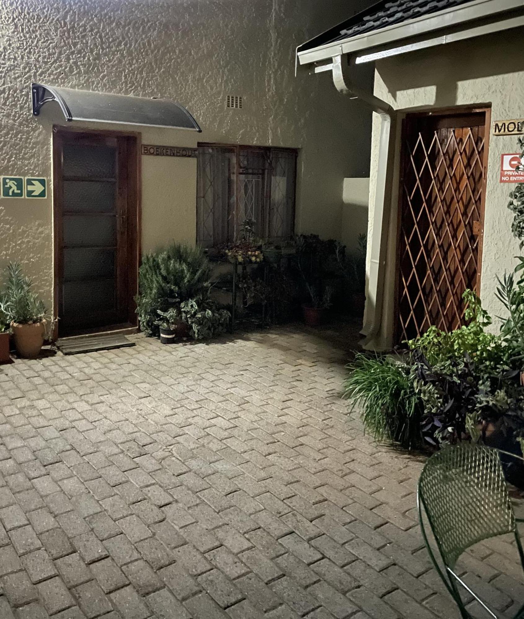 Celtis Lane Guest House Boksburg Bagian luar foto