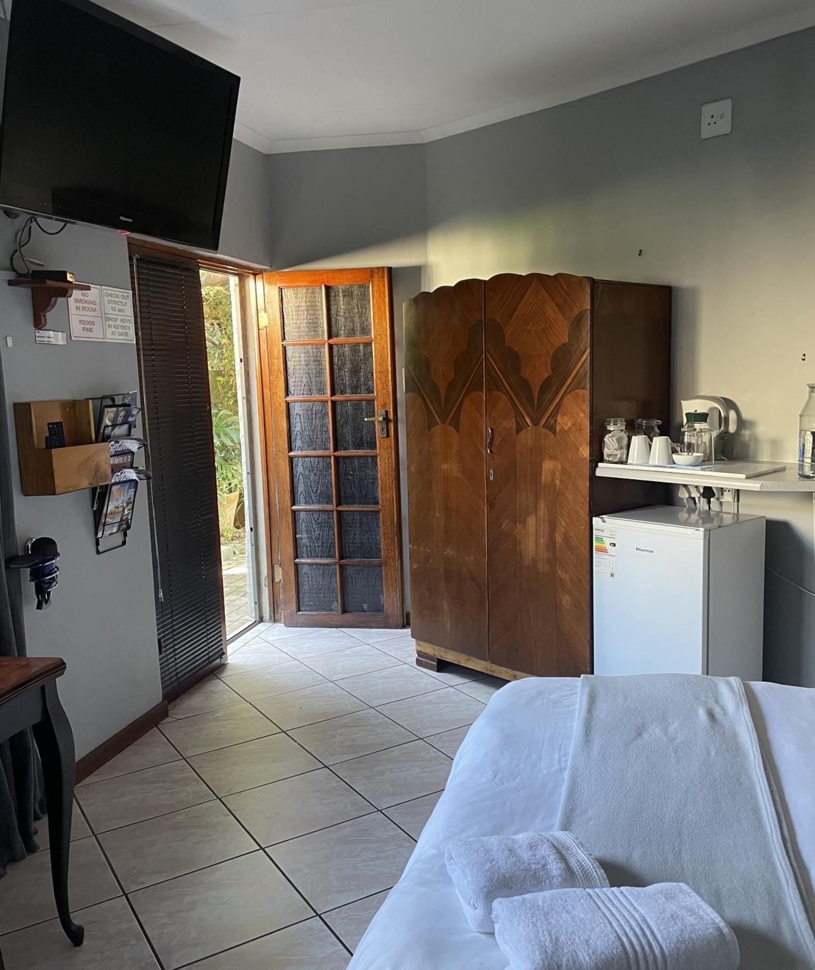 Celtis Lane Guest House Boksburg Bagian luar foto