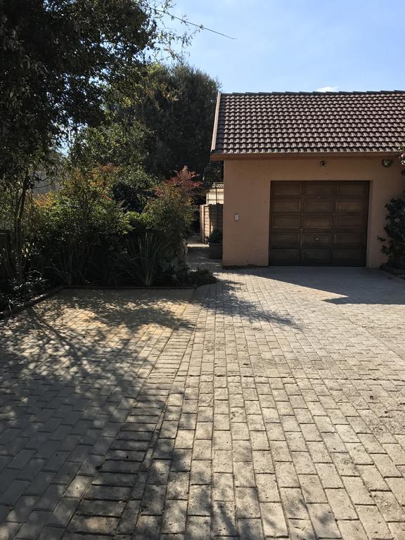Celtis Lane Guest House Boksburg Bagian luar foto